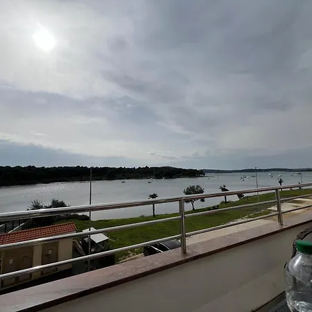 Medulin - Relax - Wohnung Direkt Am Meer *